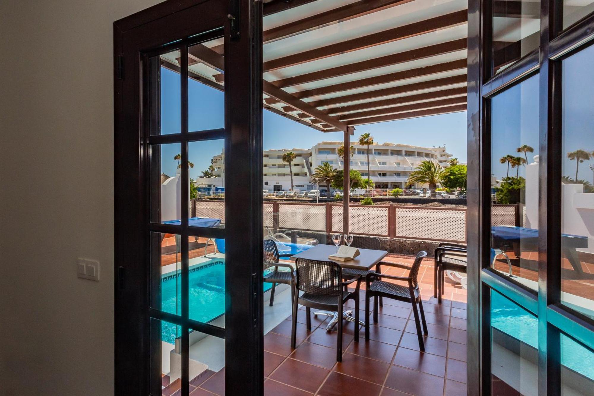 Villa Tara Tias Exterior photo
